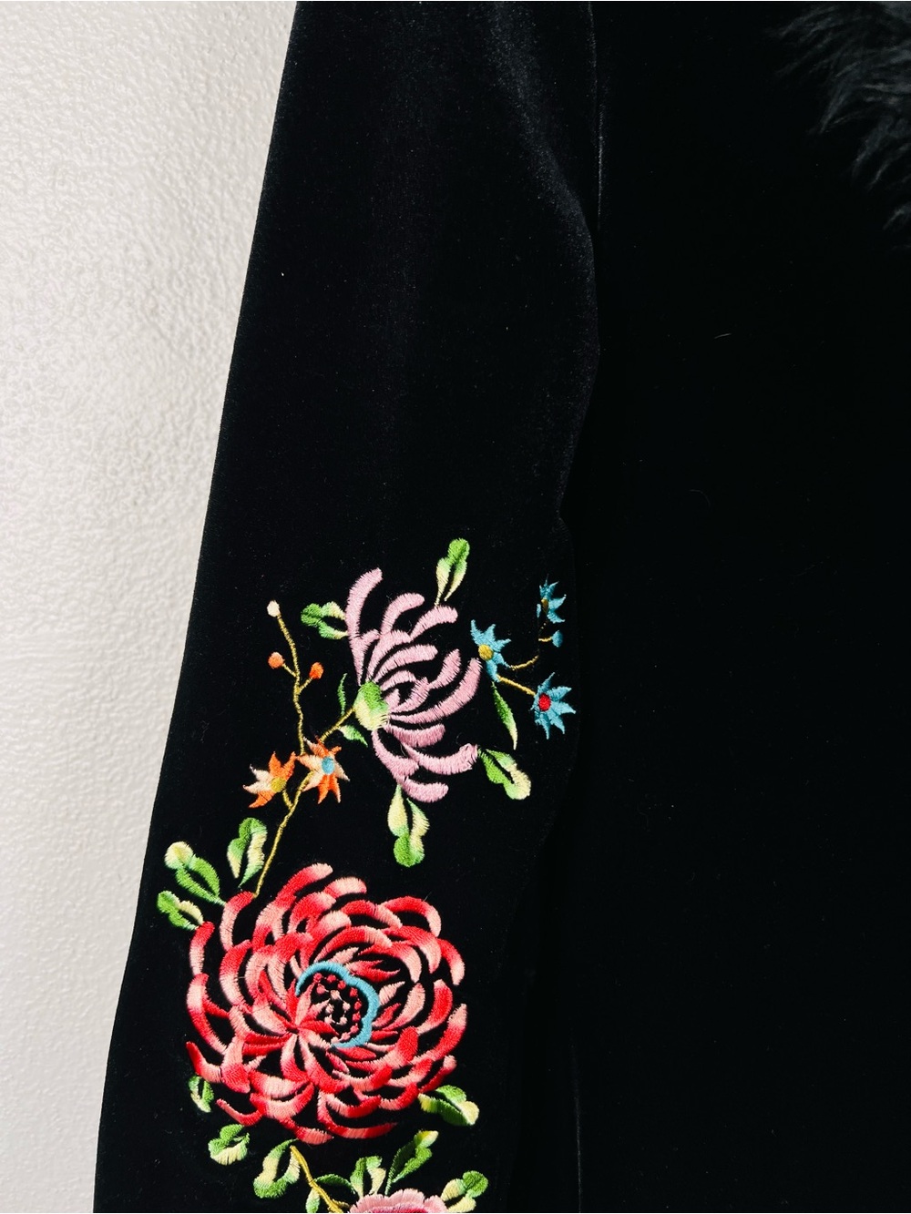 Vintage 90s Betsey Johnson Black Velvet Floral Embroidered Fur Trim Penny Lane - Picture 11 of 12